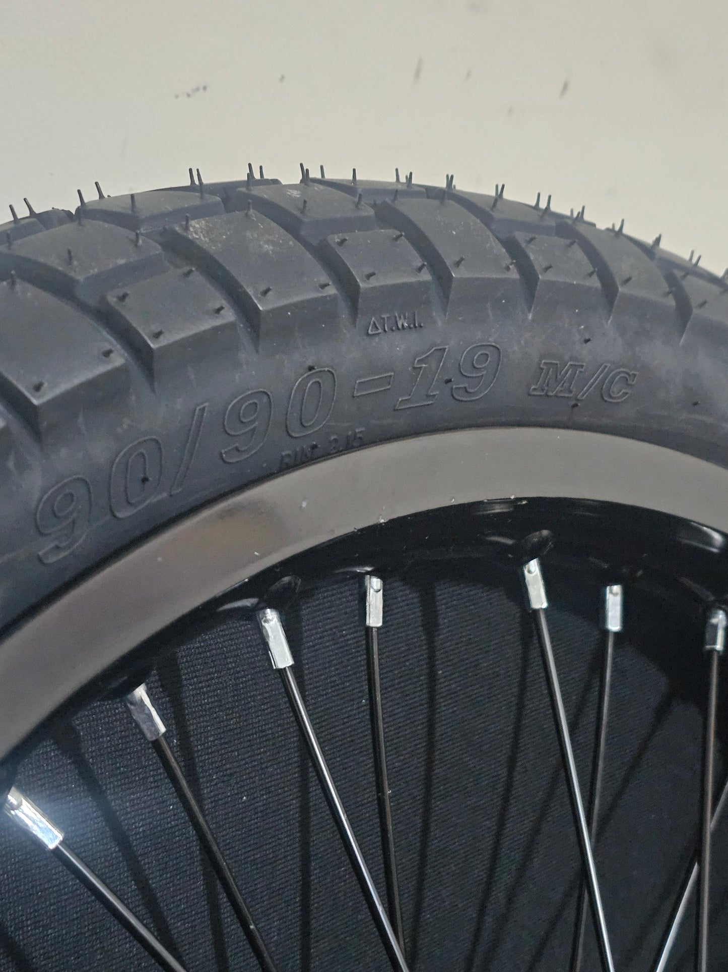 19" moto front wheel