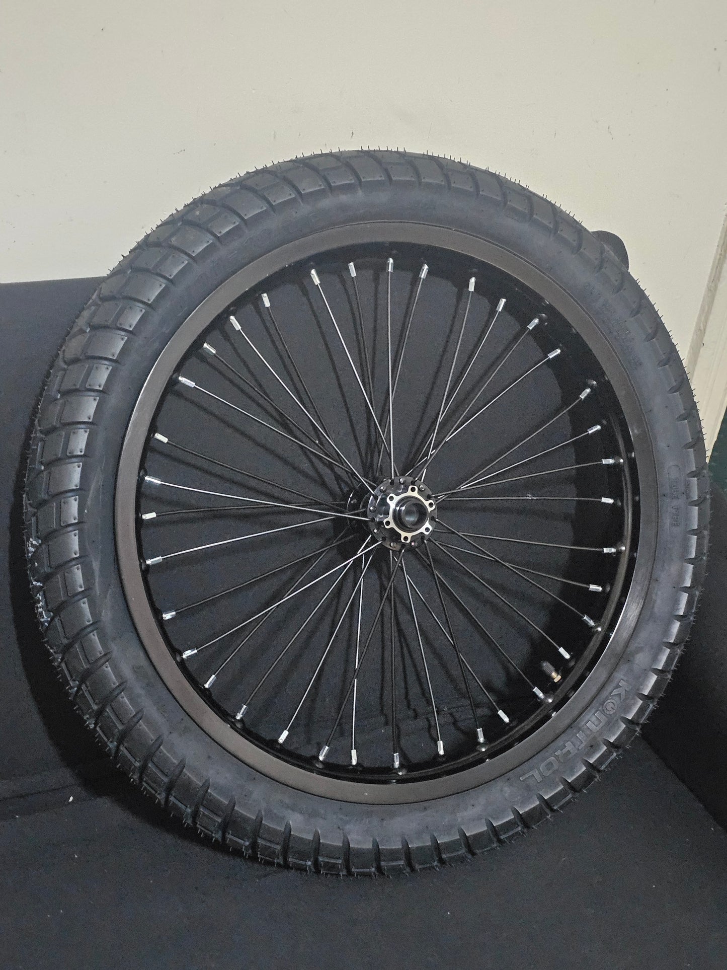 19" moto front wheel